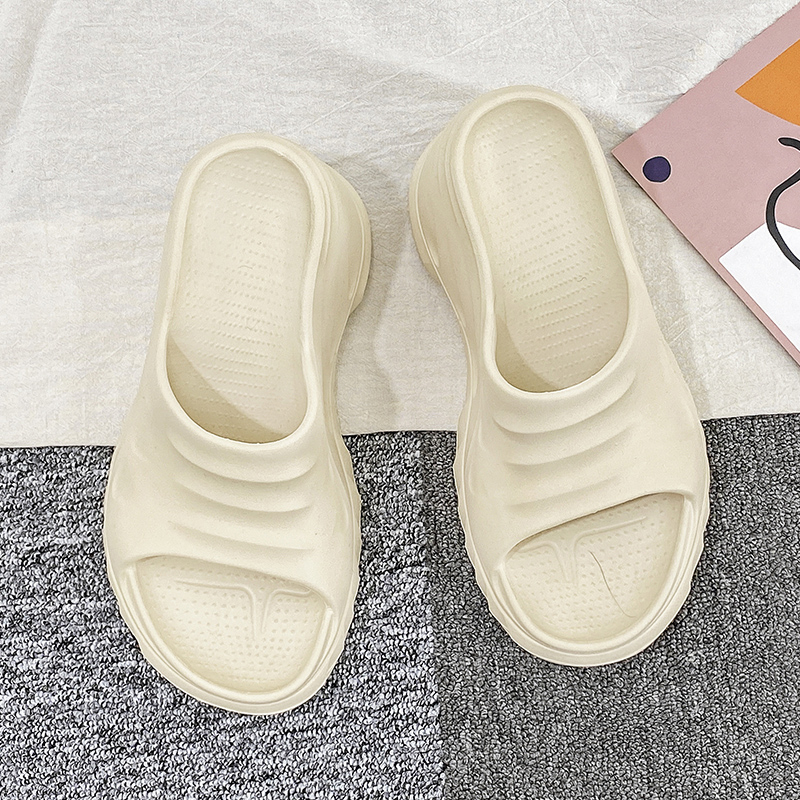 Női vastag talpú szandál egypántos, platformos talppal (PU felső rész, gumi talp, kerek orr, nyár 2025, eredet: Quanzhou, Fujian)