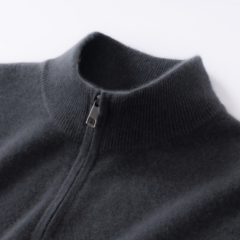 Мъжки пуловер от чист кашмир с полузип, свободен силует, полувисока яка, дълги ръкави, зимен стил