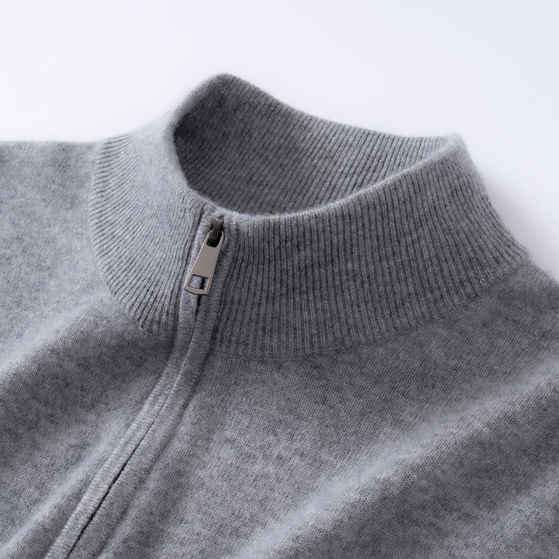 Мъжки пуловер от чист кашмир с полузип, свободен силует, полувисока яка, дълги ръкави, зимен стил