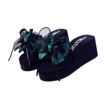 Női nyári szandál masnival, textile felsőrész, buborékos talp, 3–5 cm magas sarkú, csúszásmentes és légáteresztő mindennapi viseletre