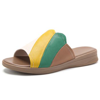 Női bőrszandálok, felső rész kettős marhabőrből, kerek orr, klínes sarok, vastag puha talp, csúszásmentes, laza stílus, eredet Quanzhou, Fujian