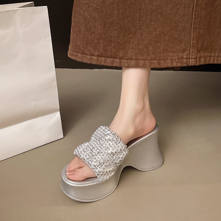 Női kristályos vastag talpú szandál, PU felső rész, gumi talp, kerek orr, nyár 2025, francia stílus