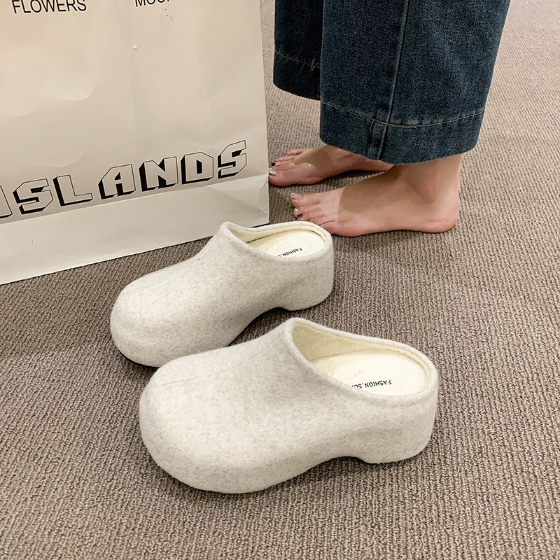 Ženske slip-on papuče s platformom i Baotou prstom, gornja strana nubuk koža, gumeni potplat, unutrašnjost od umjetnog krzna, jesen-zima 2025