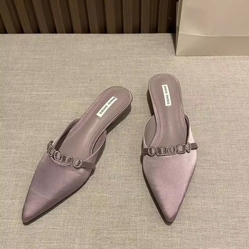 Elegantne ženske papuče s oštrim vrhom, slip-on dizajn, niski klin, gornji dio od svile, gumena potplata