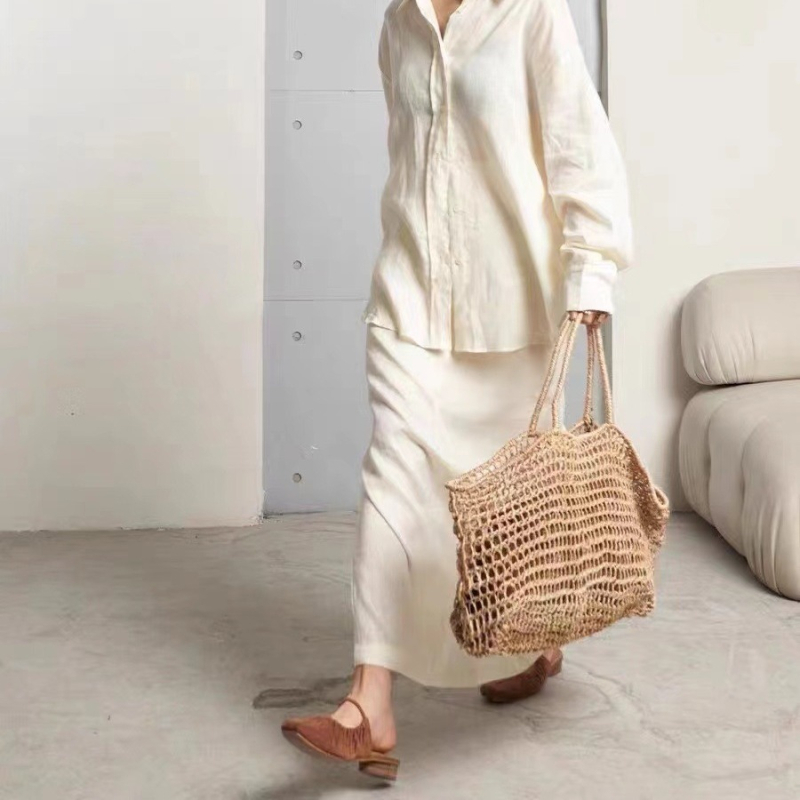 Mule cu toc gros, partea superioară din velur, vârf drept, talpă din cauciuc, căptușeală din piele de oaie