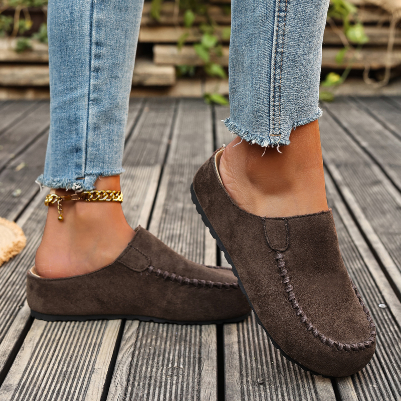 Slip-On platform sandale s velurim gornjim dijelom, zaobljeni nos, srednja visina platforme 3–5 cm, gumeni đon
