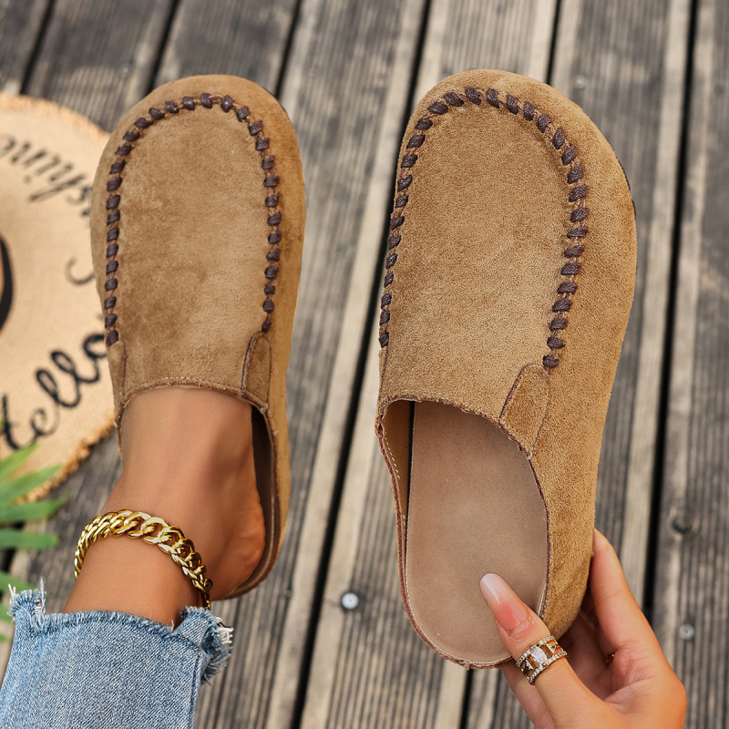 Slip-On platform sandale s velurim gornjim dijelom, zaobljeni nos, srednja visina platforme 3–5 cm, gumeni đon