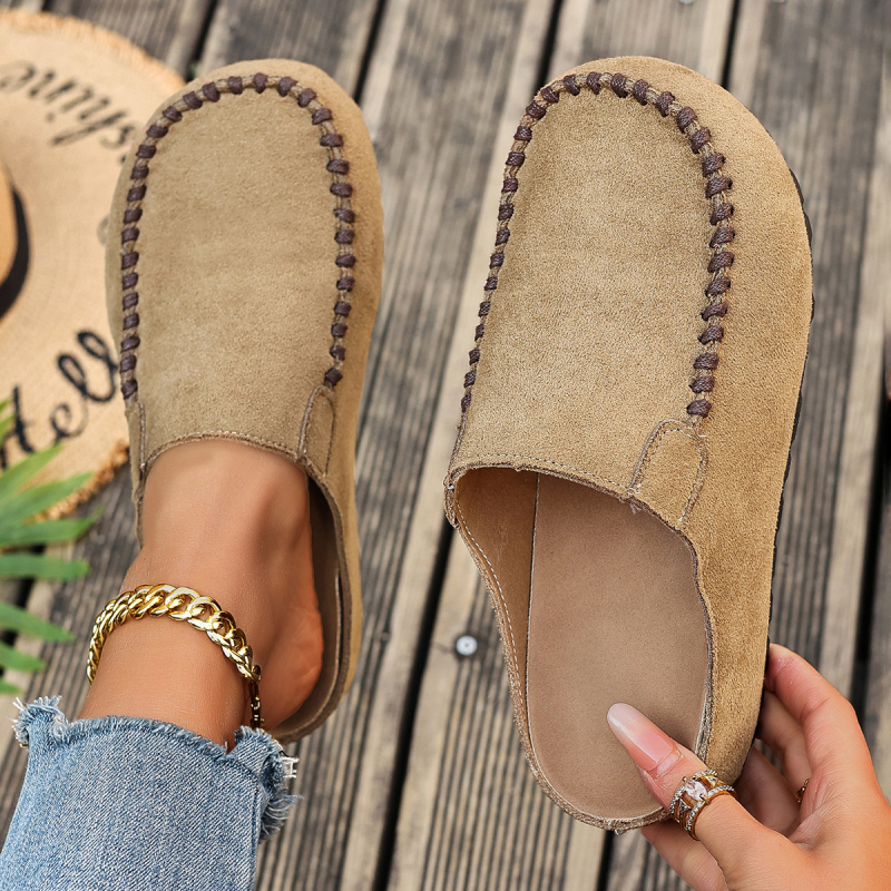 Slip-On platform sandale s velurim gornjim dijelom, zaobljeni nos, srednja visina platforme 3–5 cm, gumeni đon