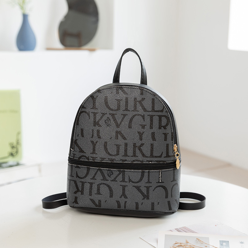 Rucsac PU, stil urban minimalist, închidere cu fermoar, interior fără căptușeală, buzunare pentru telefon și card de identificare, formă 3D