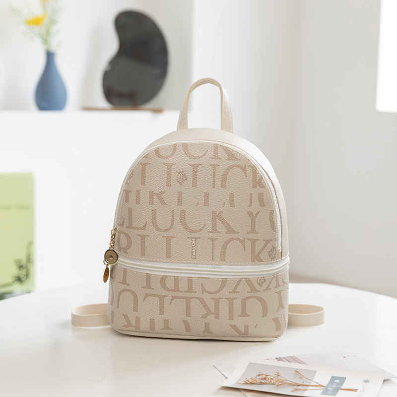Rucsac PU, stil urban minimalist, închidere cu fermoar, interior fără căptușeală, buzunare pentru telefon și card de identificare, formă 3D