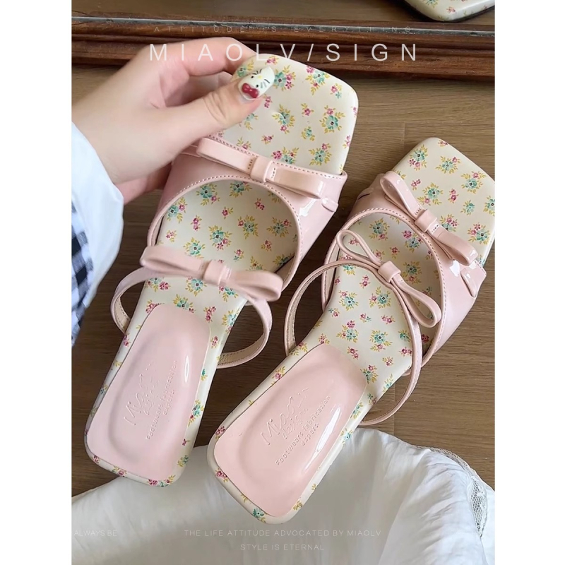 Sandale wedges în stil coreean, suprafață mată, vârf rotund, curea cu fundă, talpă din cauciuc, căptușeală din piele artificială (Toamnă 2024)
