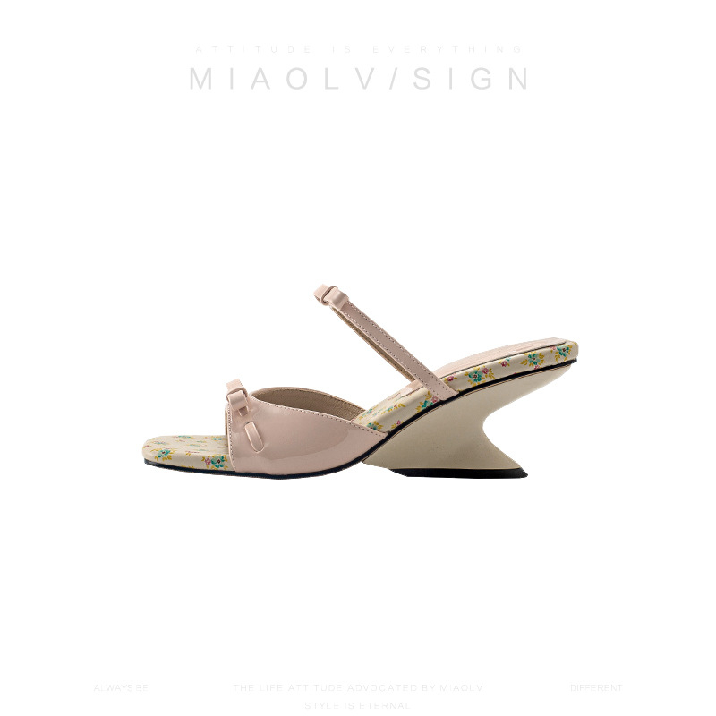 Sandale wedges în stil coreean, suprafață mată, vârf rotund, curea cu fundă, talpă din cauciuc, căptușeală din piele artificială (Toamnă 2024)
