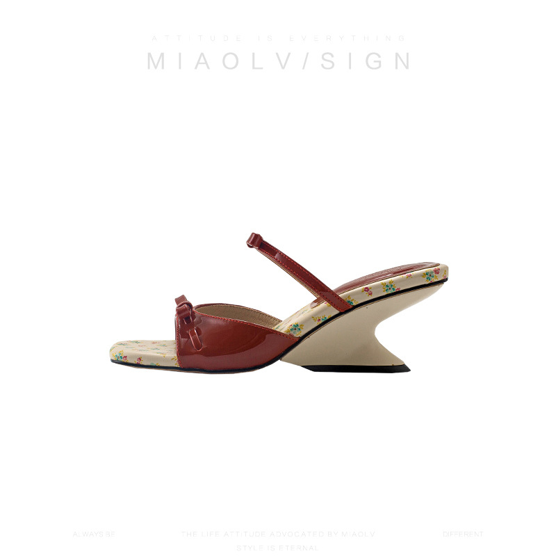 Sandale wedges în stil coreean, suprafață mată, vârf rotund, curea cu fundă, talpă din cauciuc, căptușeală din piele artificială (Toamnă 2024)