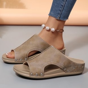 Ženske sandale s jednim remenom, klinasti potplat, zaobljena prstna, slip-on – Ljeto 2025
