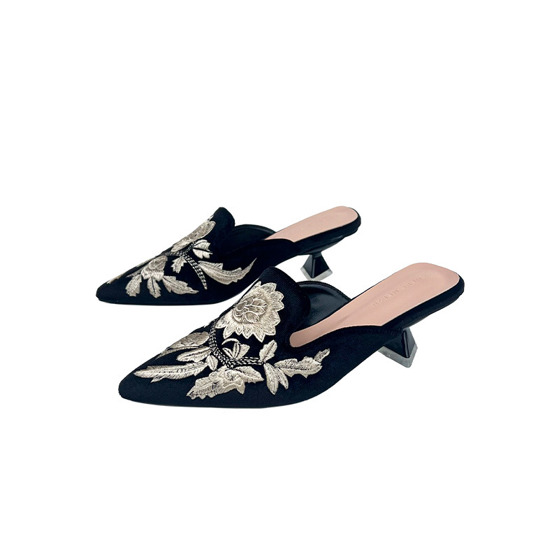 Izšivene velur mule s srednjom visinom potpetice, špičast nos, vintage slip-on