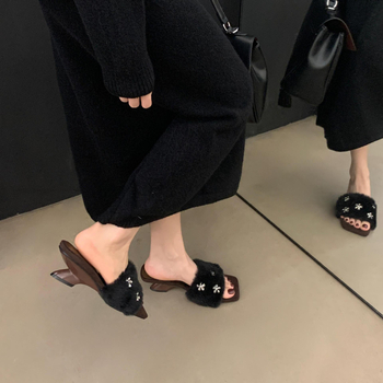 Slip-on cipele od velura s kvadratnim vrhom, jesen 2025, na skladištu, šifra AiL C22-8