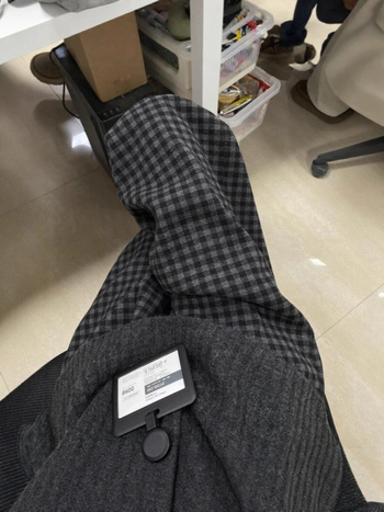 Pantaloni de maternitate cu carouri din lână, talie cu șnur, căptușeală fleece, croială largă, amestec poliester 30-50%