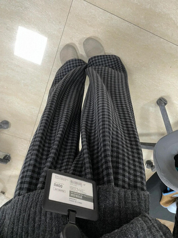 Pantaloni de maternitate cu carouri din lână, talie cu șnur, căptușeală fleece, croială largă, amestec poliester 30-50%