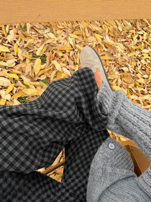 Pantaloni de maternitate cu carouri din lână, talie cu șnur, căptușeală fleece, croială largă, amestec poliester 30-50%