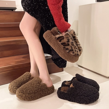 Női otthoni papucs műszőrme, leopard mintával, kerek orrú, gumírozott talppal, minimalist stílus