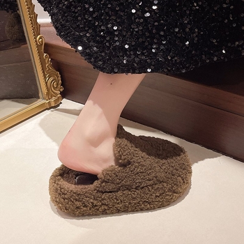 Női otthoni papucs műszőrme, leopard mintával, kerek orrú, gumírozott talppal, minimalist stílus