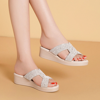 Női kristályos köves klín szandálok, poliuretán talp, belső plüss