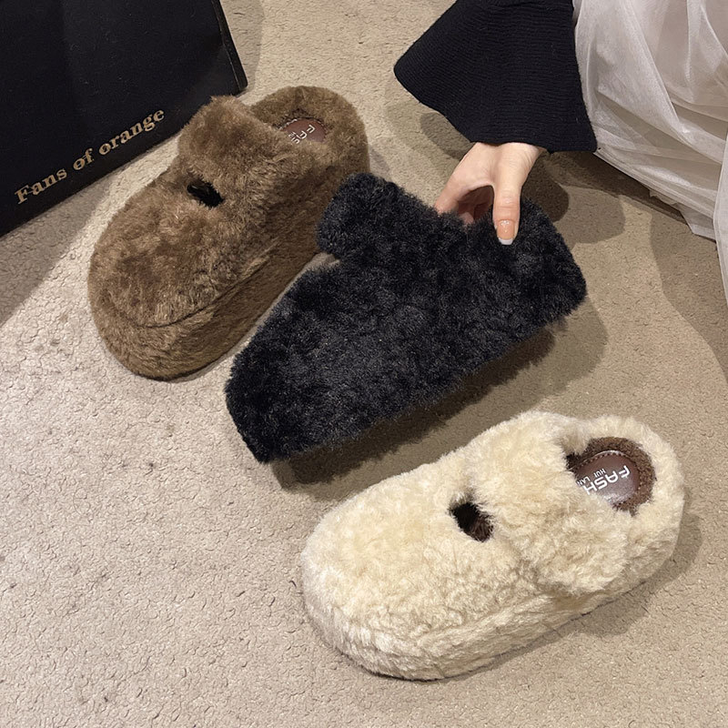 Női vastag talpú szőrös papucs Baotou orrúval, plüss felső, gumírozott talp, belső műszál rövid plüss, tél 2025