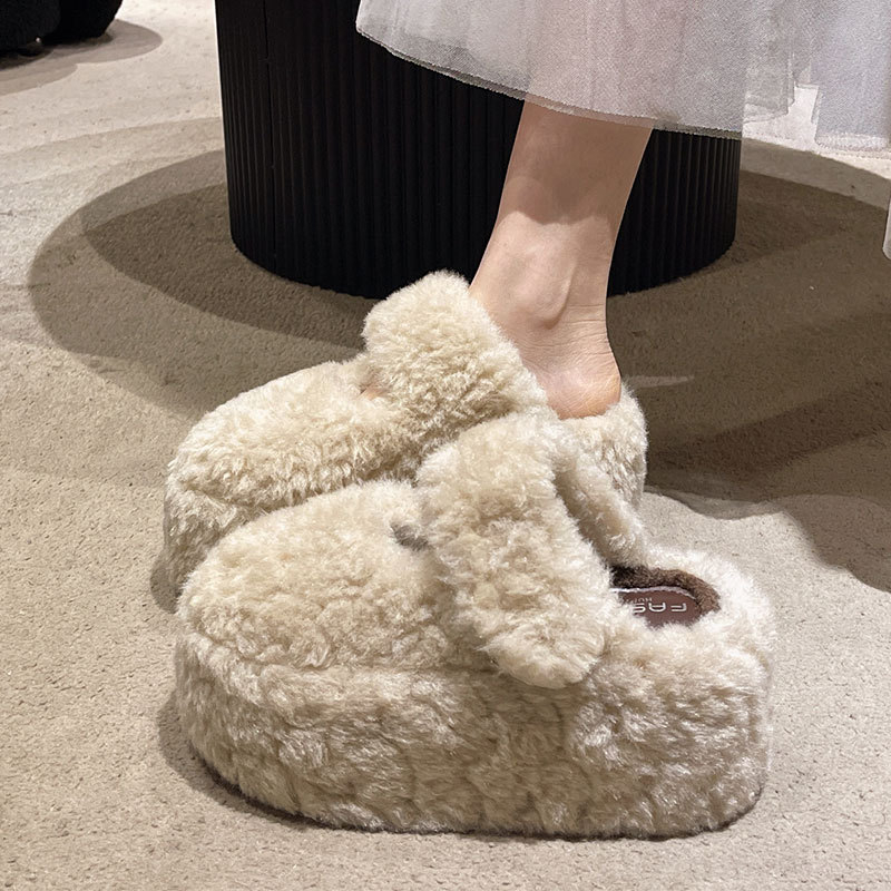 Női vastag talpú szőrös papucs Baotou orrúval, plüss felső, gumírozott talp, belső műszál rövid plüss, tél 2025