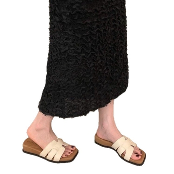 Sandale dama cu bretea simplă, toc înclinat, vârf pătrat, talpă din cauciuc, căptușeală PU, toc plat