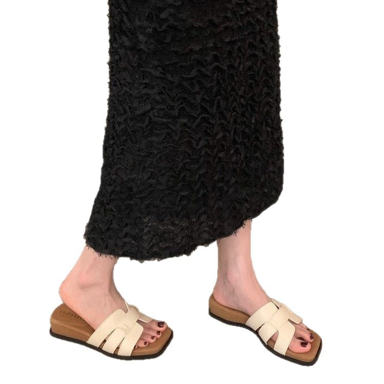 Sandale dama cu bretea simplă, toc înclinat, vârf pătrat, talpă din cauciuc, căptușeală PU, toc plat