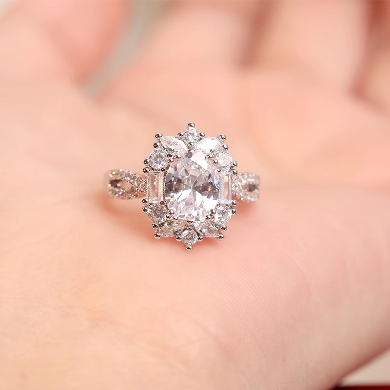 Pár esküvői gyűrűkészlet ovális Moissanite imitációs gyűrűkkel, klaszter gyűrűk. Anyag: réz; Bevonat: elektroplakolás; Stílus: egyszerű; Pár számára