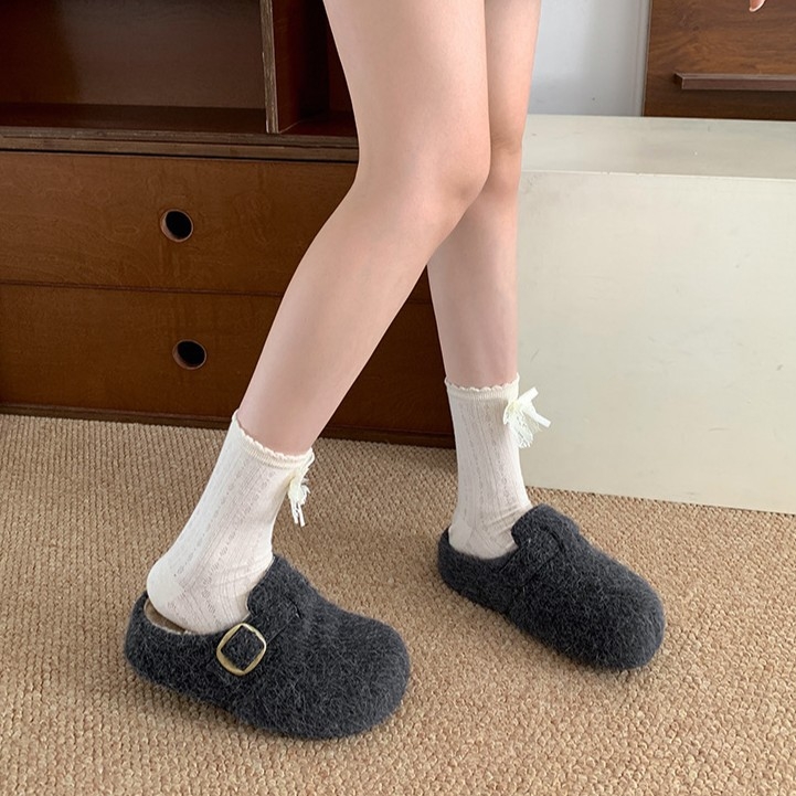 Női papucs suede felsőrésszel, kerek orr, kompozit talp, belső rövid plüss, 2025 őszén debütál