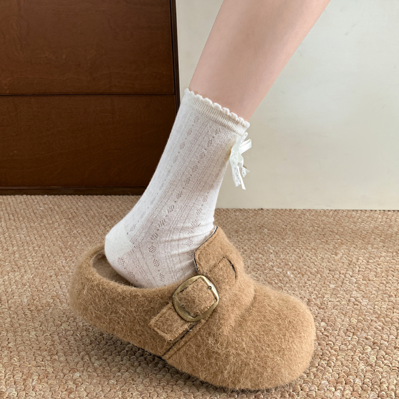 Női papucs suede felsőrésszel, kerek orr, kompozit talp, belső rövid plüss, 2025 őszén debütál