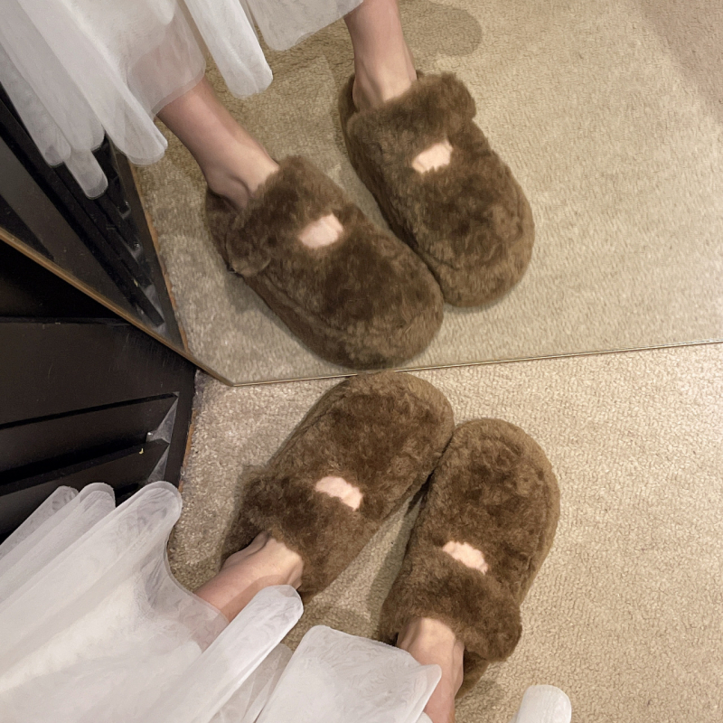 Női suede papucs plüss belsővel, kerek orr, slip-on, 7 cm magasságot növelő gumitalp