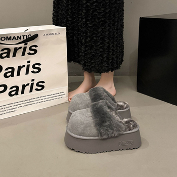 8 cm-es magasságot növelő, vastag talpú zárt orrú női papucs, plüss bélés, Birkenstock-stílus téli viselet (felső rész: plüss; belső rész: mesterséges rövid plüss; talp: gumi; orrforma: zárt; szezon: 2025 tél)