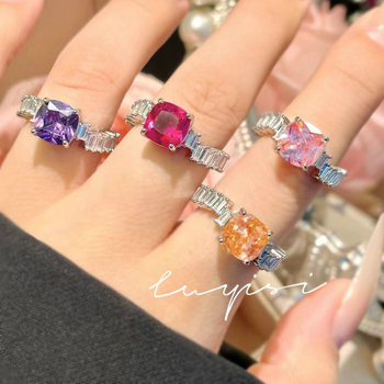 Bakreni prsten s geometrijskim dizajnom i postavljanjem dijamanata za žene — ljeto 2024 izdanje