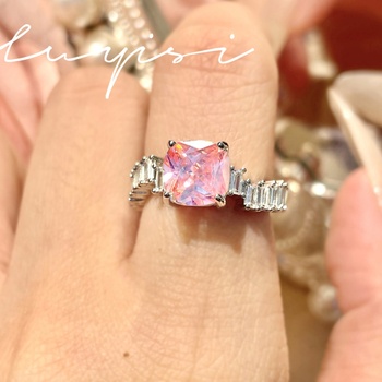 Bakreni prsten s geometrijskim dizajnom i postavljanjem dijamanata za žene — ljeto 2024 izdanje