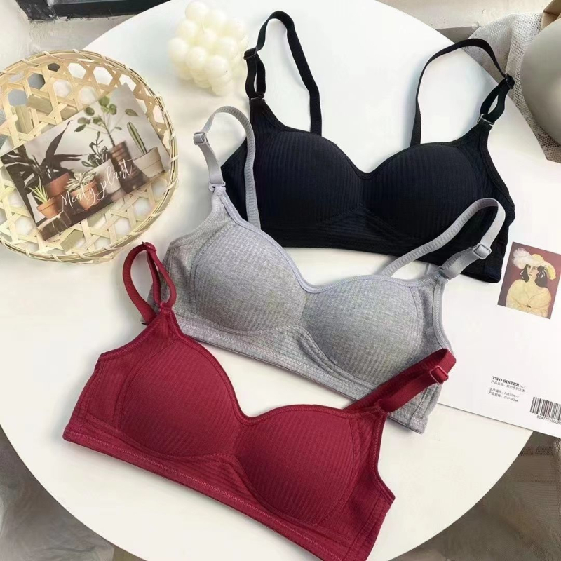 Push-up grudnjak s oblikovanim košaricama, prozračan, odvojive dvostruke naramenice, stražnji zatvarač s tri reda kuka (80–90% pamuka)