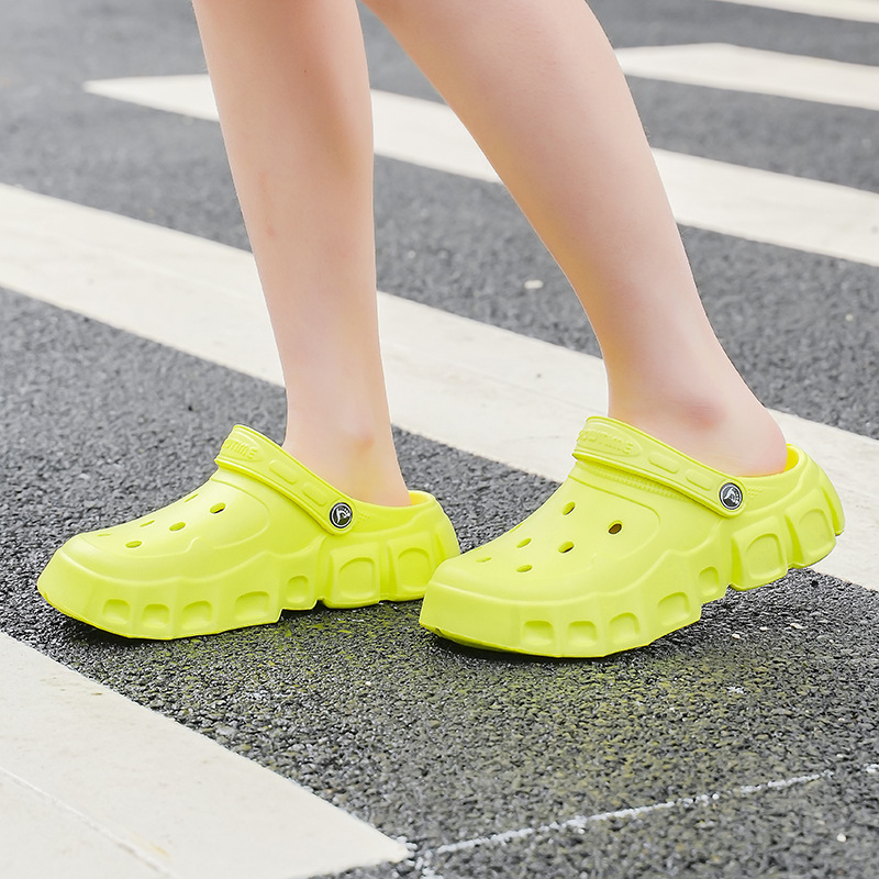 EVA lyukas cipő felnőtteknek, légáteresztő, csúszásmentes talp, 3,5 cm-es talpvastagság