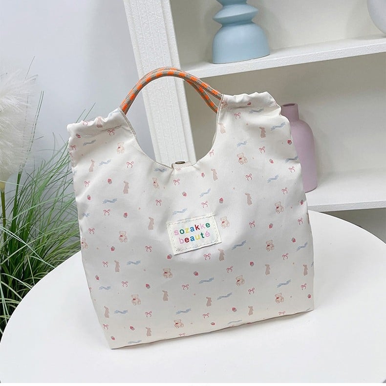 Unisex nylon válltáska virágos mintával, városi minimalist stílus, vízálló és ultra könnyű, mágneszárral záródó, ősz 2025