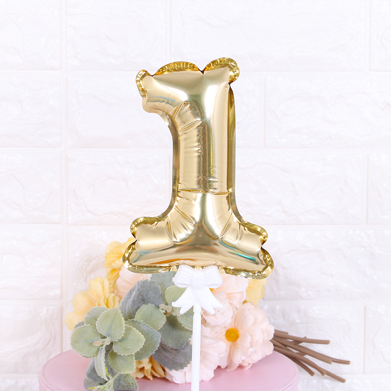 Fóliás számgömbök tortához, automata felfújás és önzáró szeleppel, számjegyek 0–9, tartóval