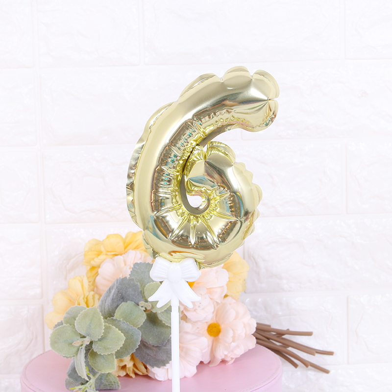 Fóliás számgömbök tortához, automata felfújás és önzáró szeleppel, számjegyek 0–9, tartóval