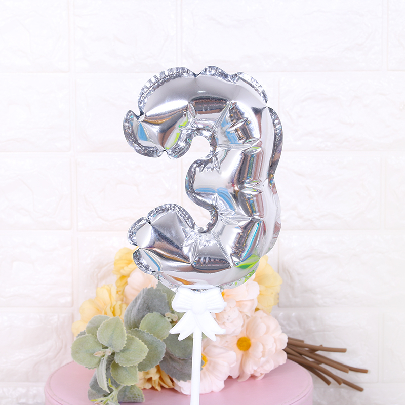 Fóliás számgömbök tortához, automata felfújás és önzáró szeleppel, számjegyek 0–9, tartóval