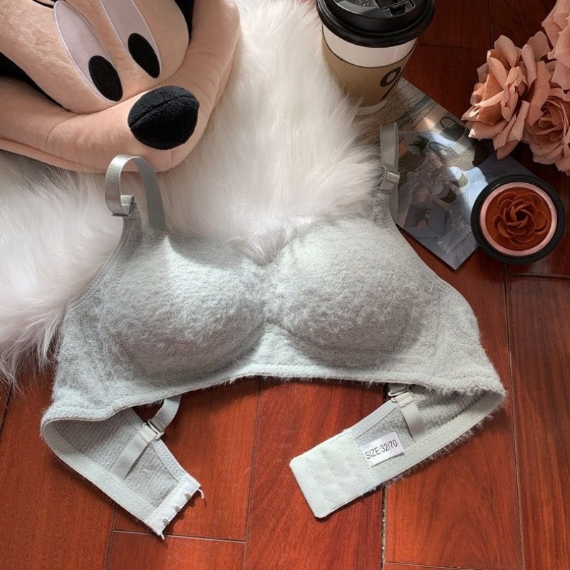 Grudnjak bez žice za male grudi, košarice 3/4, tanke oblikovane košarice, odvojive dvostruke naramenice, stražnje zatvaranje s tri reda kopči, glavni materijal najlon 90–95%