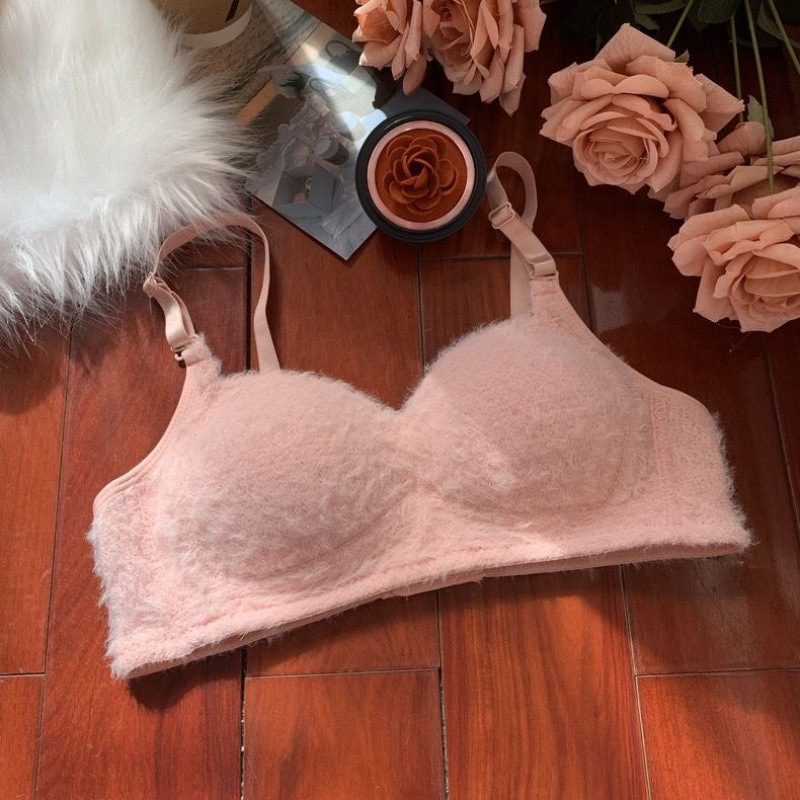 Grudnjak bez žice za male grudi, košarice 3/4, tanke oblikovane košarice, odvojive dvostruke naramenice, stražnje zatvaranje s tri reda kopči, glavni materijal najlon 90–95%