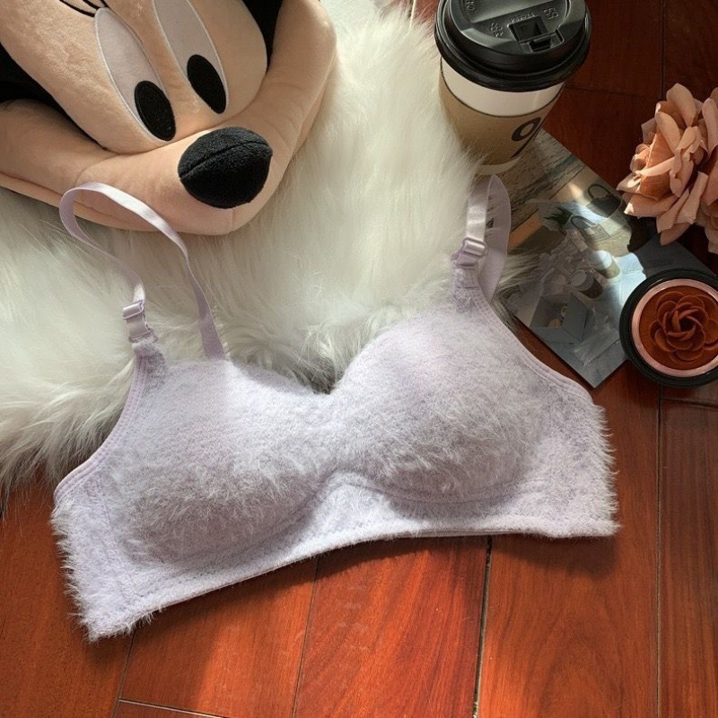 Grudnjak bez žice za male grudi, košarice 3/4, tanke oblikovane košarice, odvojive dvostruke naramenice, stražnje zatvaranje s tri reda kopči, glavni materijal najlon 90–95%