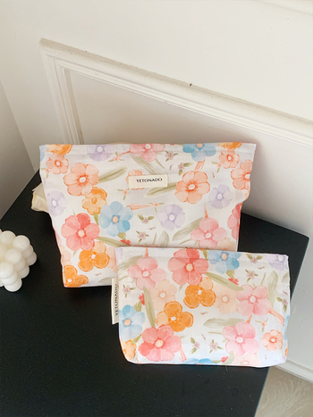 Flórás kozmetikai és toalett táska, pamut külső, vászon bélés, nagy kapacitású, utazáshoz ideális