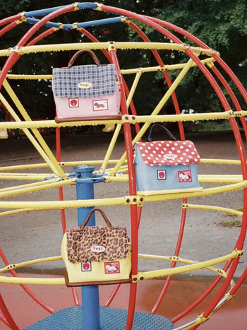 Bőr kozmetikai és pipere táska - vízálló, hordozható, összecsukható, cipzáras zárás, retro stílus