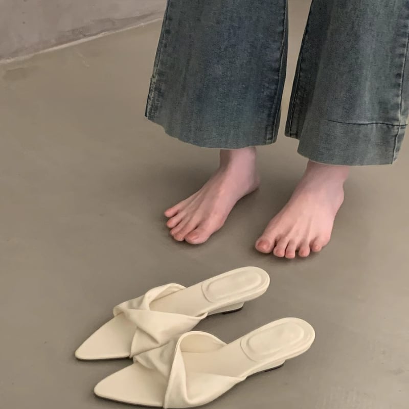 Sandale s jednim remenom, oštar nos, gornji dio od mikrovlakana, gumeni potplat, korejski stil