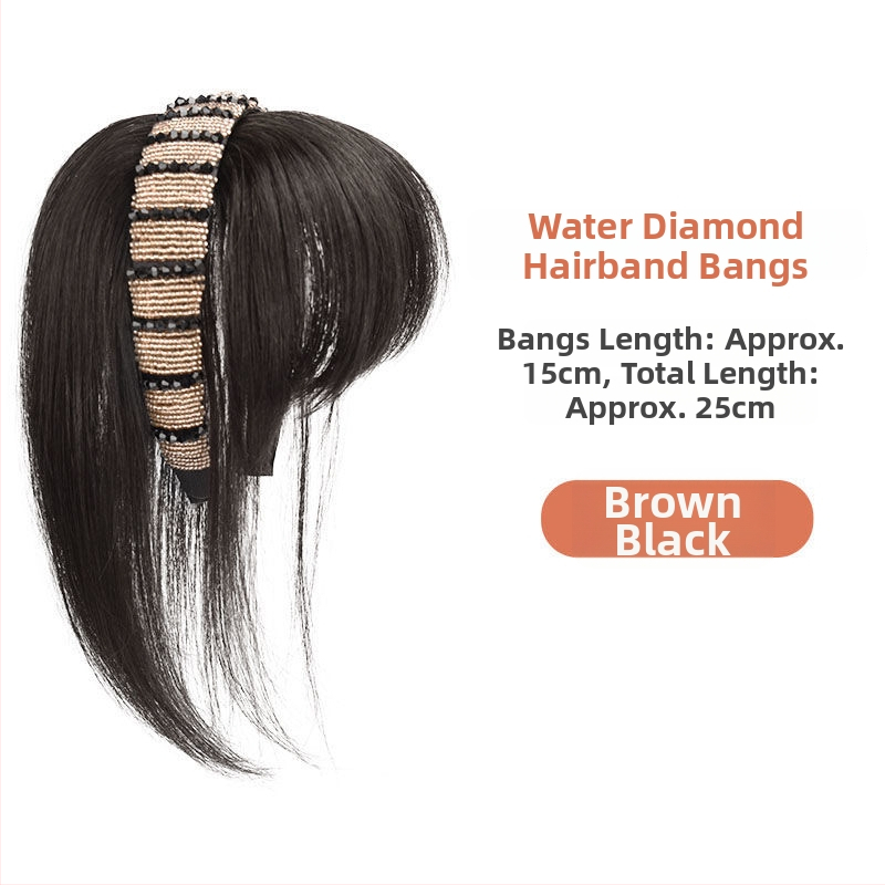 Perucă Daisy Xiumei 505 cu bandă cu cristale pentru cap și breton, construcție într-un singur ansamblu pentru volum în vârful capului, capac cu nuanță naturală a pielii